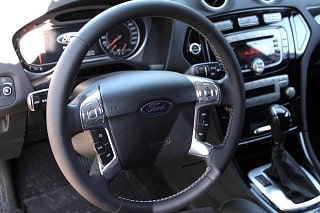 Перетяжка руля Форд текстурированной кожей